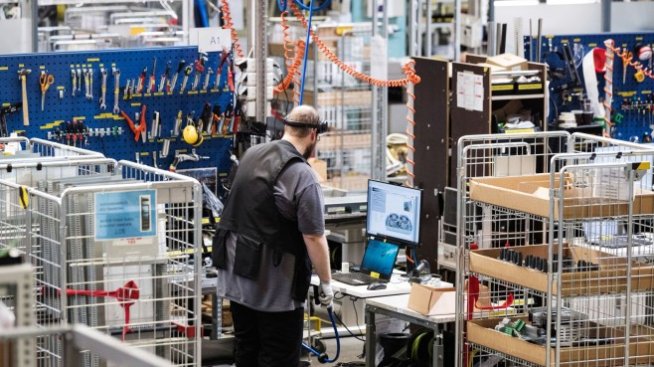 Ръстът на бизнес активността в еврозоната се забави през май