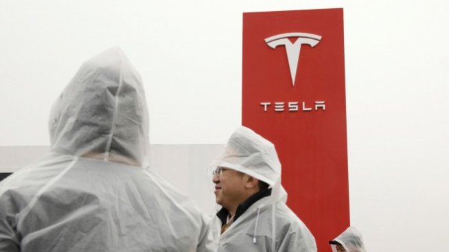 Мъск иска да съкрати 10% от служителите на Tesla