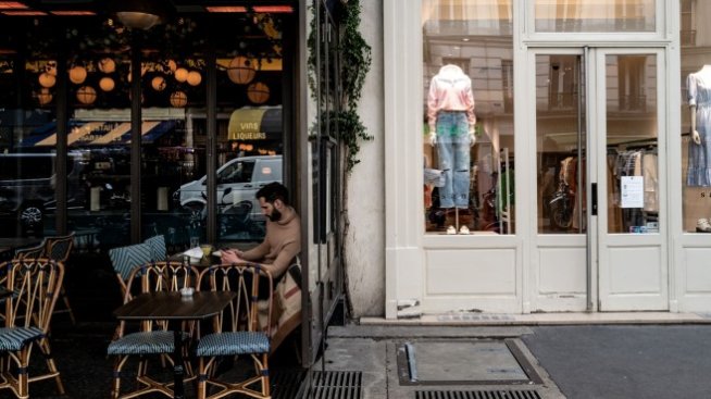 Активността във френския сектор на услугите се забави през май