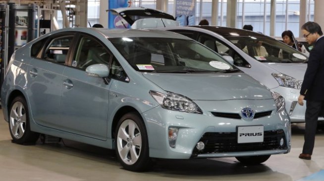 Toyota изтегля 2,7 млн. автомобила заради проблеми с волана и водната помпа