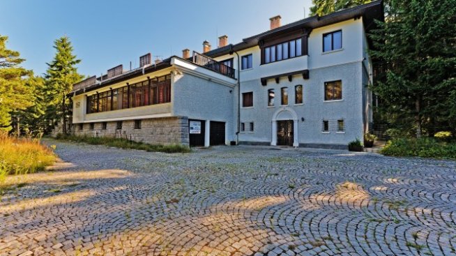 Продават резиденция „Аглика“