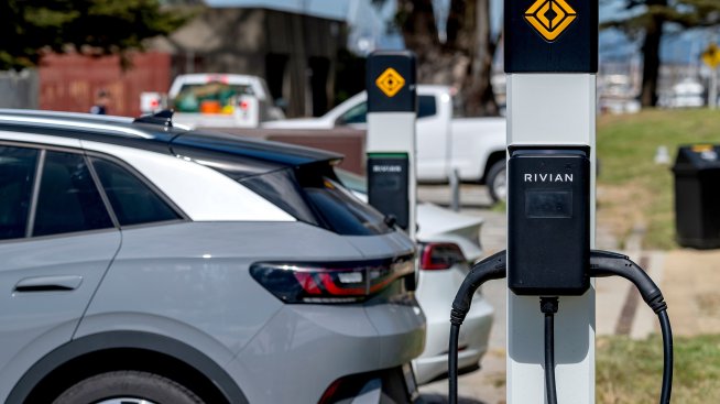 Зарядната мрежа на САЩ се сблъсква с ново предизвикателство – прекомерния трафик