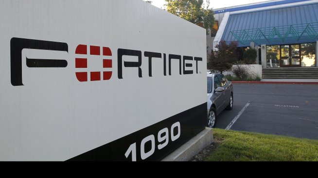 Fortinet сви прогнозата си заради по-слабите IT разходи на бизнеса