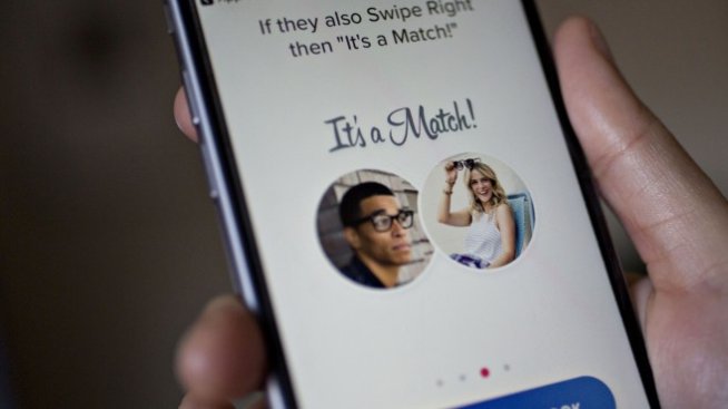 Компанията майка на Tinder съди Google