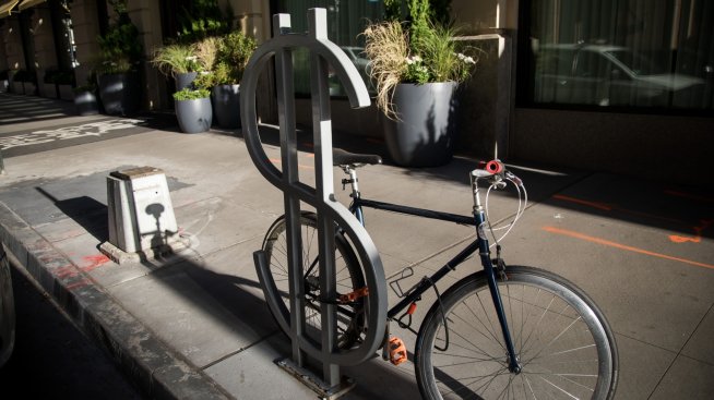 Отливът на световния дългов пазар през 2022 г. доближава общия за предходните две години