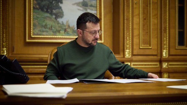 Зеленски разкри доходите си, за да насърчи прозрачността