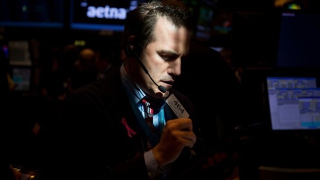 Решението на Манучин относно програмите на Фед хвърли сянка върху Wall Street