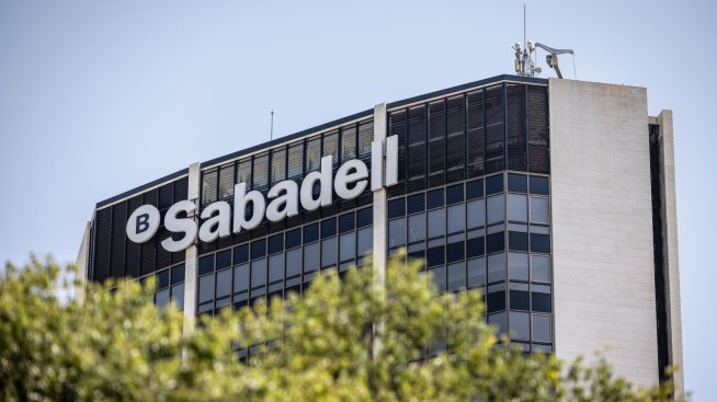 Испанската банка Sabadell продължава да се съпротивлява на поглъщането от BBVA