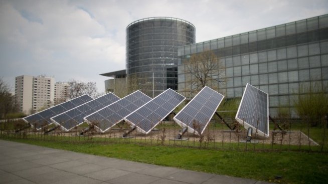 ЕК обмисля отстъпление от Маастрихските критерии за еко инвестиции