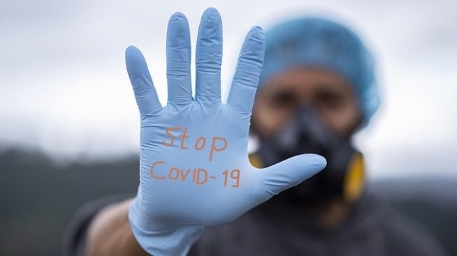 България бележи спад с 32,8% на заболелите от COVID-19