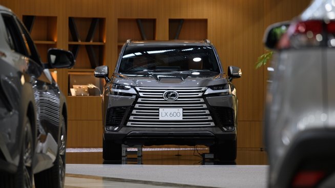 Lexus бие Tesla и Mercedes при системите за асистирано шофиране