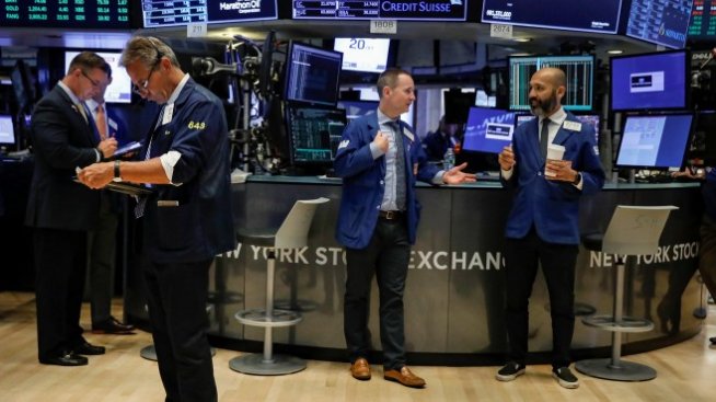 Wall Street започва сесията с лек ръст в очакване на новини от търговския фронт*