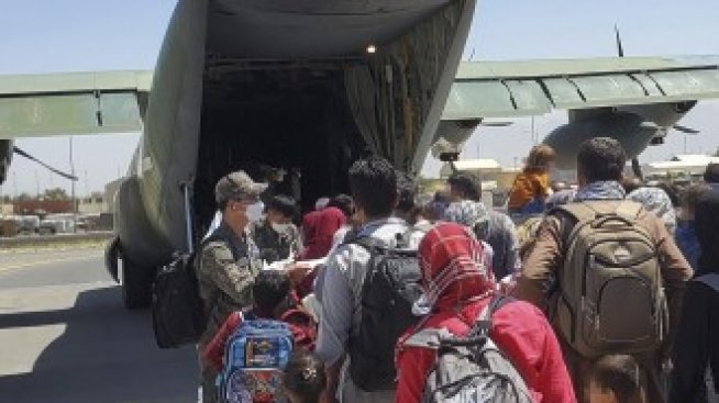 ООН: Половин милион афганистанци може да пресекат границите със съседните страни