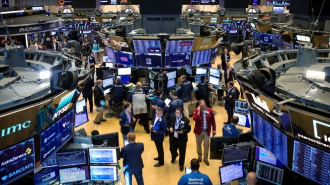 Dow прибави над 500 пункта, докато битката за Белия дом се насочва към своя финал