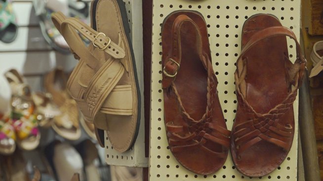 Мексико иска обезщетение от Adidas заради&nbsp;обувки, вдъхновени от традиционни сандали