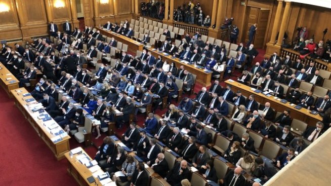 Парламентът намали ЦИК, целият състав ще се назначава от президента