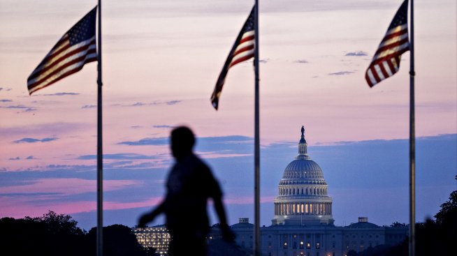 САЩ загубиха последния си най-висок кредитен рейтинг с понижение от Moody's