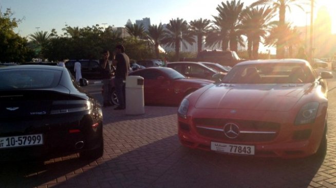 Автомобилите на студентите в Дубай