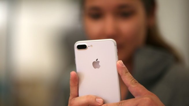 Apple се поддава на китайския натиск за цензура