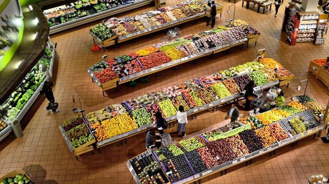 КЗК: Маржът на надценка при основни храни в търговски вериги варира между 50% и 90%