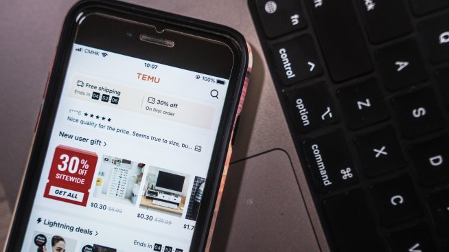 Компанията майка на приложението Temu преоформя онлайн търговията