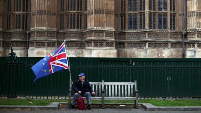 Втора оставка в британското правителство в рамките на един ден