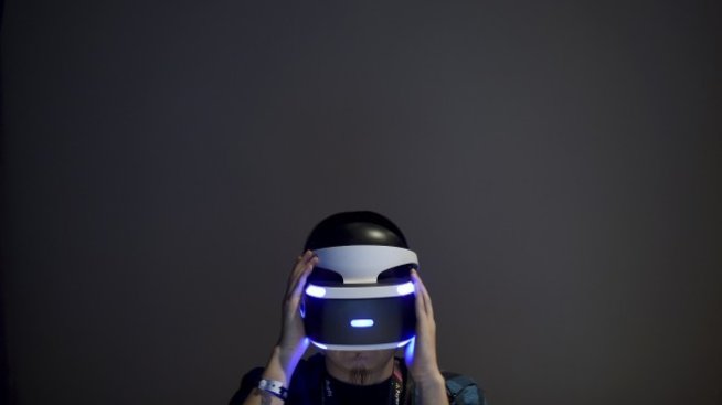 Графика на деня: 2016 г. изглежда няма да е годината на виртуалната реалност