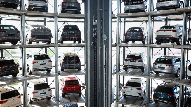 Volkswagen търси предимство при електромобилните батерии чрез инвестиции в мини