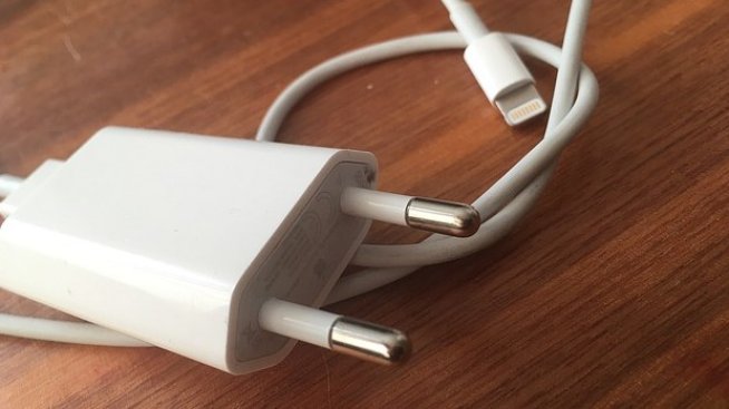 Колко важно е, че Apple вече не предлага слушалки и зарядно с iPhone?