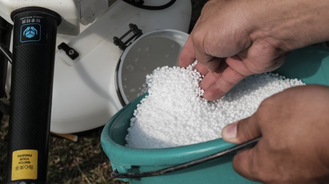 Руски производители на експлозиви заобикалят санкциите чрез фирми за торове