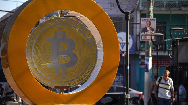Китайските стимули подкрепиха и цената на биткойна до близо двуседмичен връх