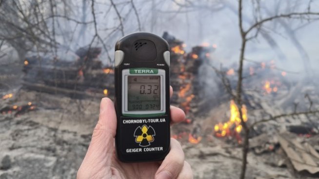 Притеснителни ли са пожарите край Чернобил?