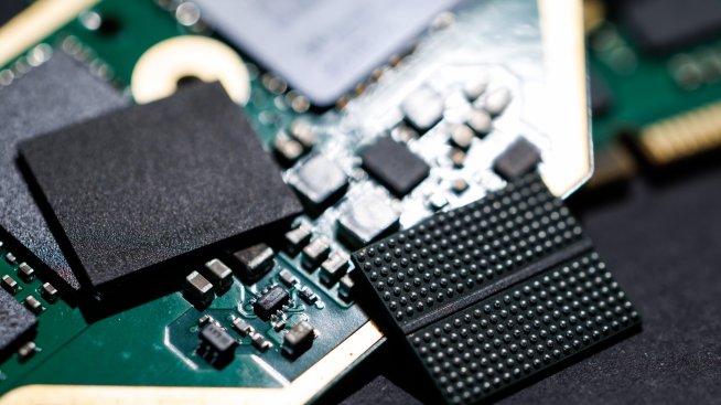 SK Hynix обмисля сделка за завод за чипове за памет в Япония