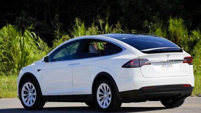 Tesla повишава цените на Model 3 и Model Y в САЩ и Китай