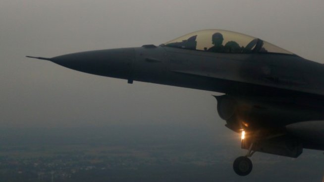 Цената на осемте изтребителя F-16 падна под 1,2 млрд. долара