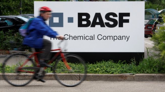 BASF повлече Dax надолу във вторник