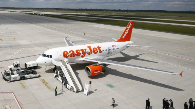 EasyJet очаква годишна печалба преди данъци в горния край на прогнозата