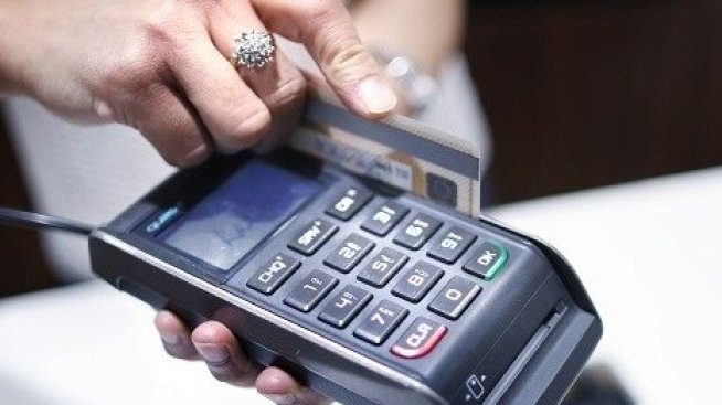 72% от българите биха използвали банкова карта за плащане на данъци