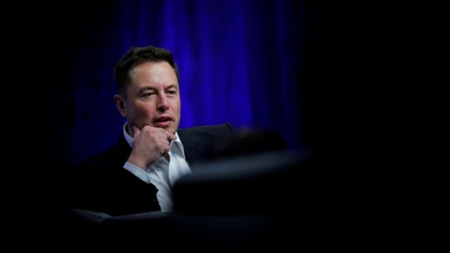 Tesla премахва част от цветовете на колите си