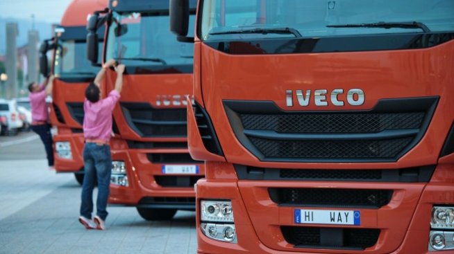 Iveco стартира доставките на камиони на газ за европейските операции на Amazon