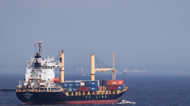 Япония записа най-големия си търговски дефицит в историята