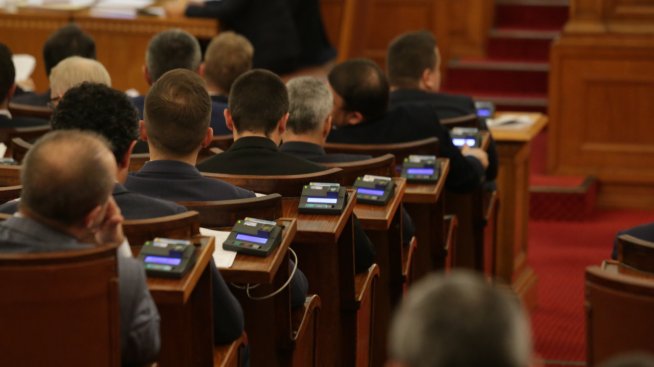 Депутатите приеха механизъм за разследване на главния прокурор