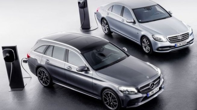 Mercedes-Benz спира производството на зареждащи се хибриди