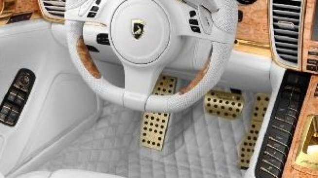 Porsche Panamera Turbo S съблазнява с крокодилска кожа  