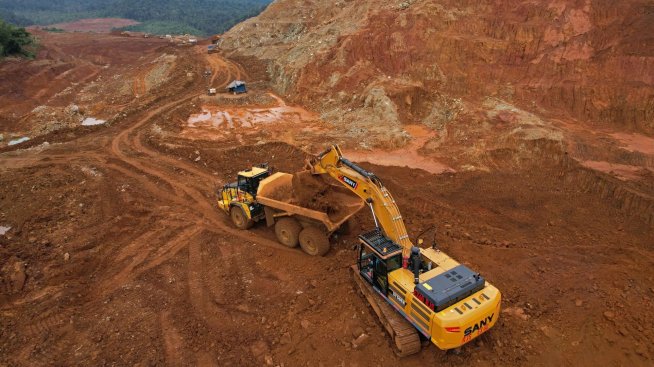 Пътят на Индонезия към електромобилен хъб минава през декарбонизация при металите