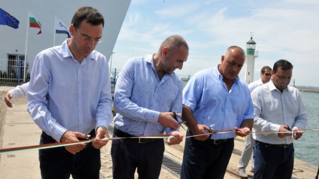 Борисов: Бреговият център в Бургас ще участва в борбата с контрабанда на горива