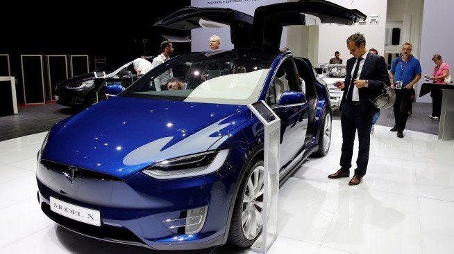 Димитър Георгиев: Подгответе се за различни сценарии за Tesla