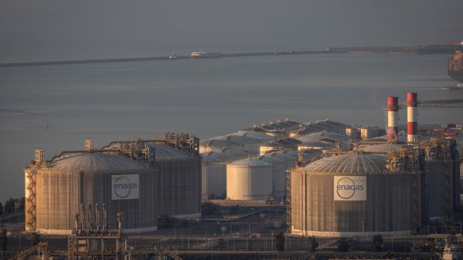 Цената на газа в Европа е близо до двуседмичен връх заради горещото време в Азия