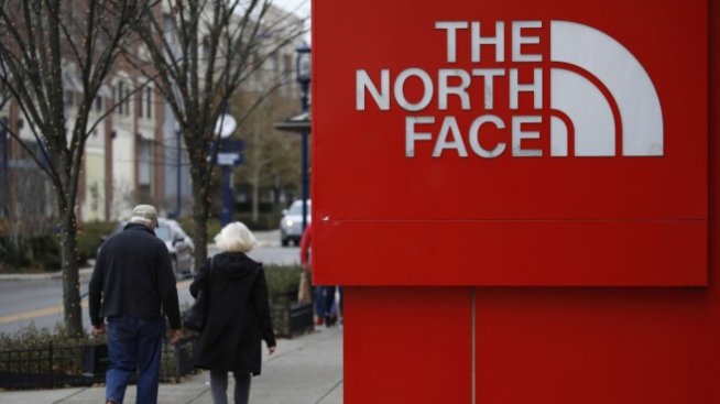 Производителят на маратонките Vans сви прогнозата за приходите си