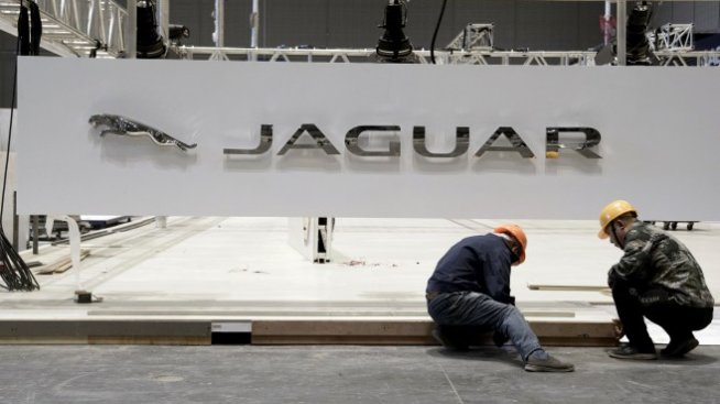Tata Group търси партньор за Jaguar Land Rover